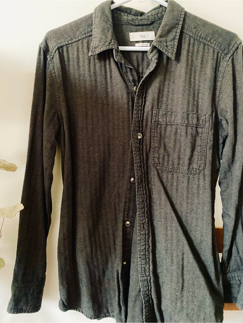 Aritzia TNA deep green flannel button down top